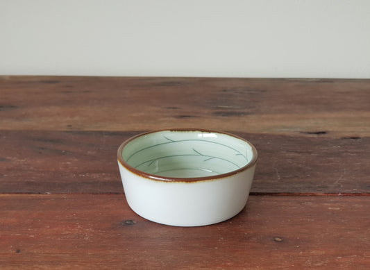 Rimmed Sauce Bowl