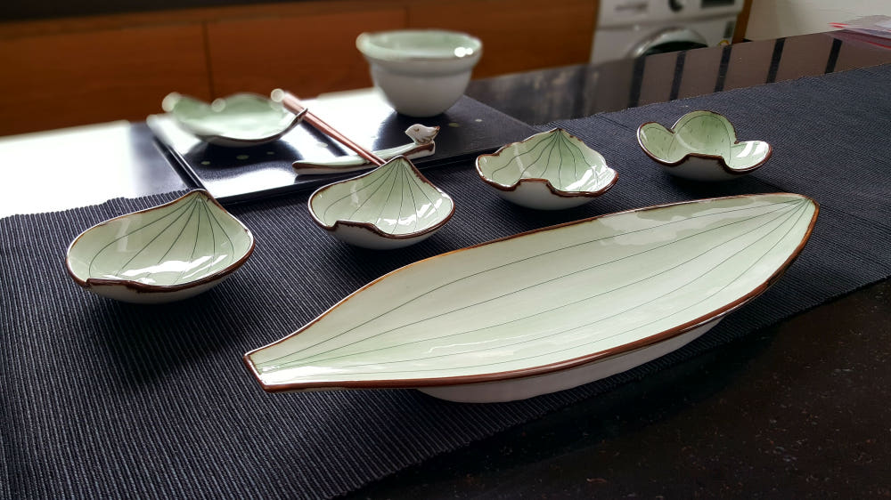Long Leaf Serving Dish
