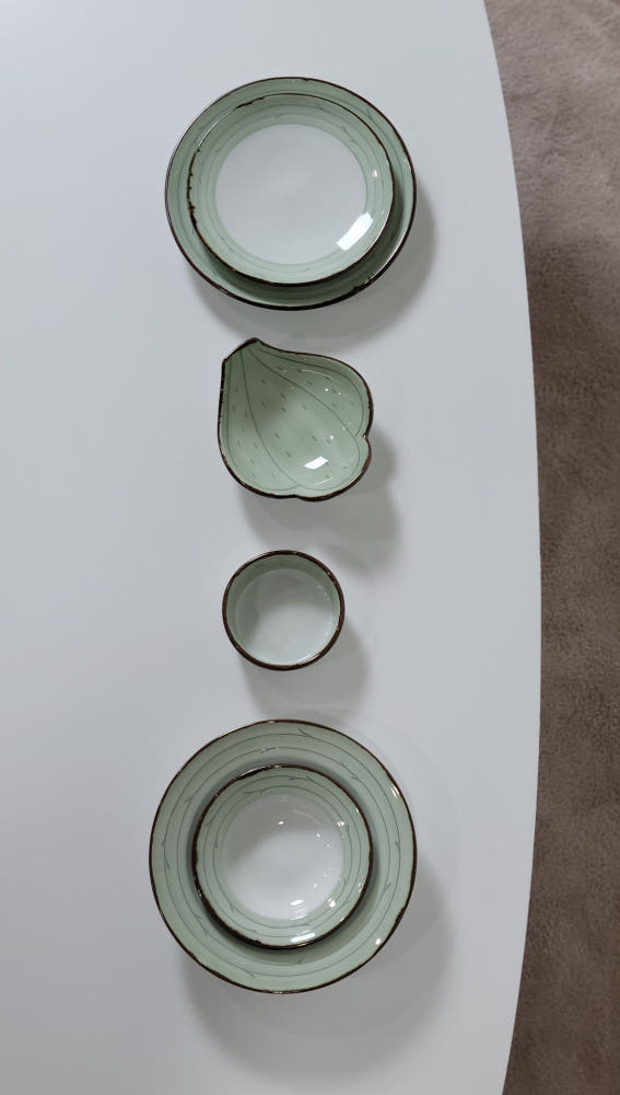 Rimmed Sauce Bowl