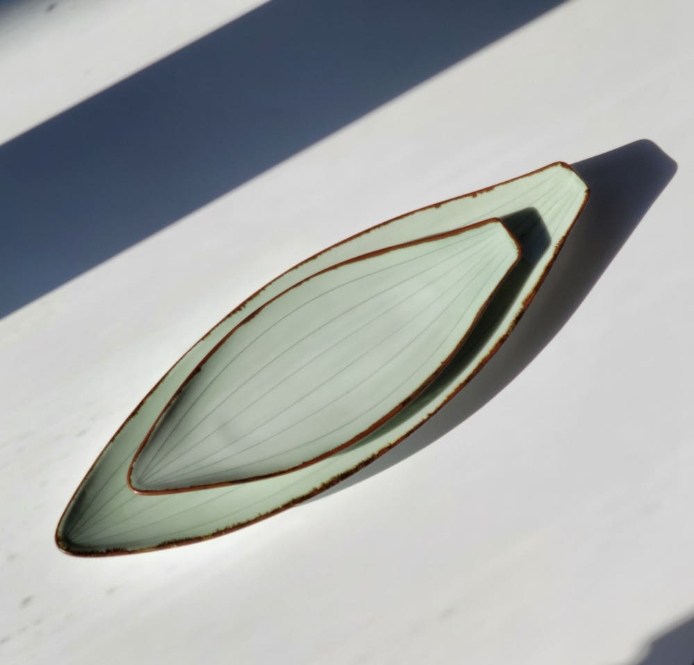 Long Leaf Serving Dish